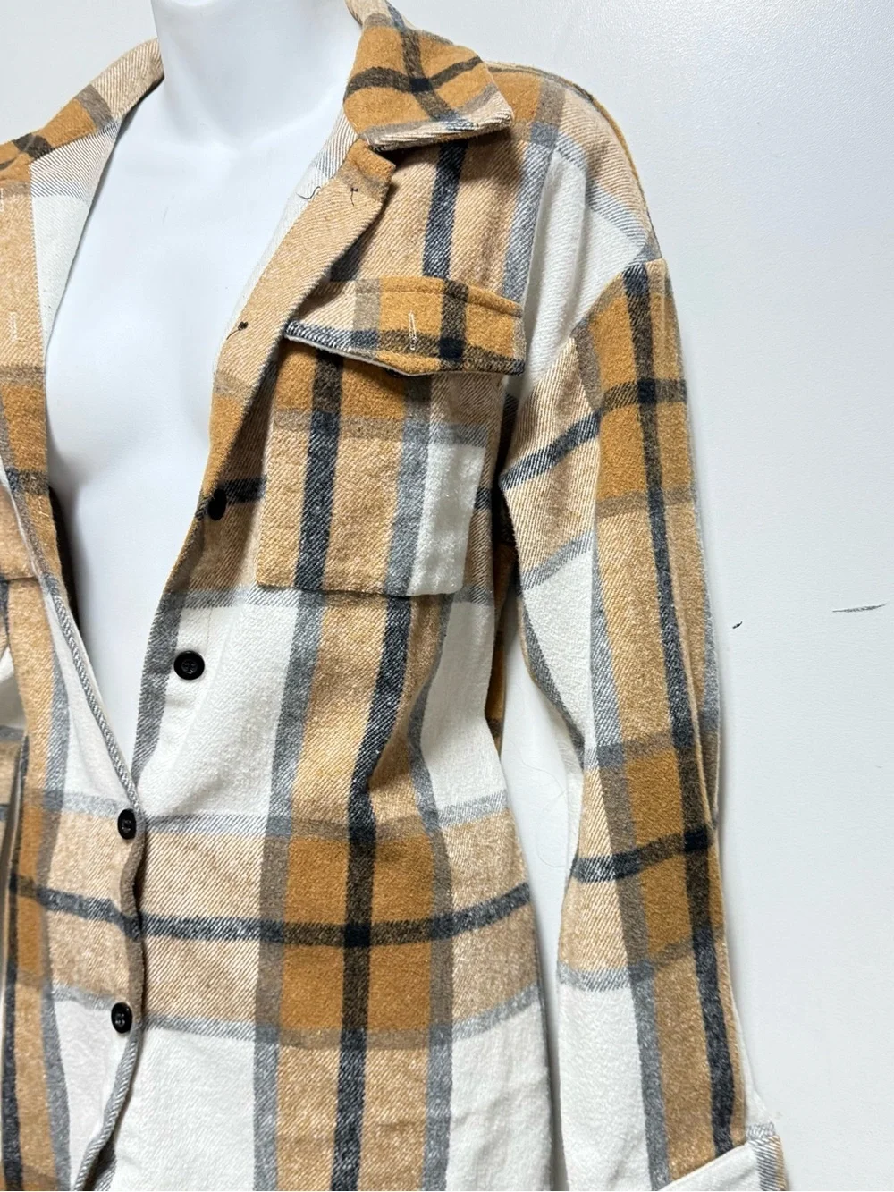 Classic Plaid Button-Front Women’s Sweater Jacket - Tan & White